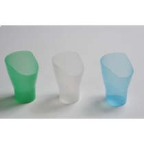 Identites Ergo bicchiere anatomico in plastica con taglio nasale trasparente blu o verde 27 cl