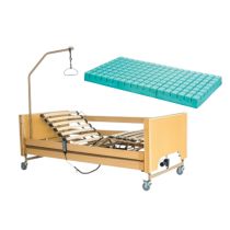 Kit Completo Degenza: Intermed Letto Elettrico 3 Motori Altezza Variabile con Doghe in Legno e Sponde + Materasso Antidecubito Ventilato